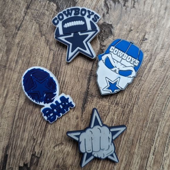 Set of 4 Dallas Cowboys croc charms - Picture 1 of 1